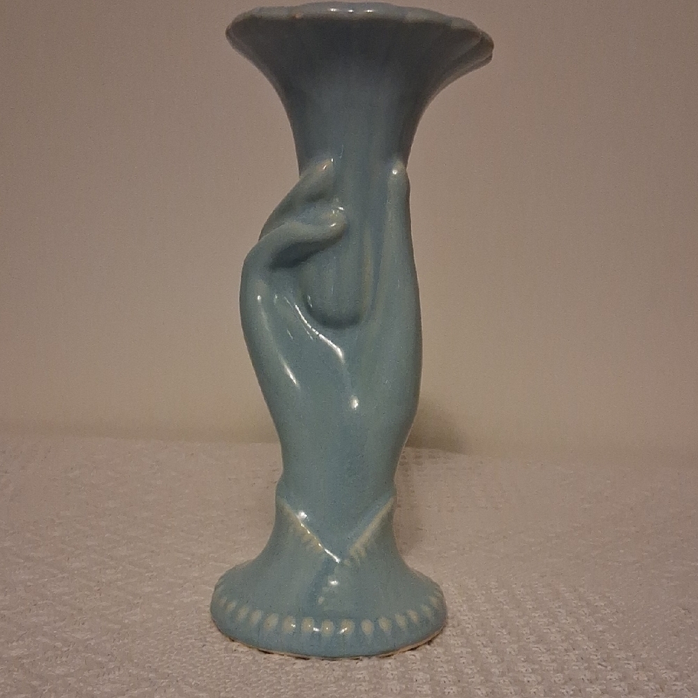 🌷 Vintage Shawnee Pottery Blue Tulip Hand Vase – USA, 1940s